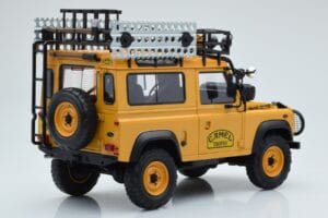 Land Rover Defender 90 Camel Trophy Borneo 1985 Almost Real 1:18 810213 Fém – 3. kép a 8-ből