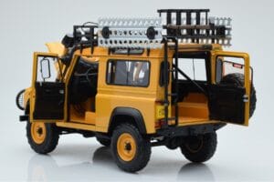 Land Rover Defender 90 Camel Trophy Borneo 1985 Almost Real 1:18 810213 Fém – 5. kép a 8-ből