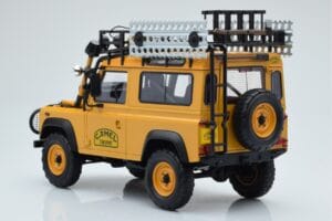 Land Rover Defender 90 Camel Trophy Borneo 1985 Almost Real 1:18 810213 Fém – 7. kép a 8-ből