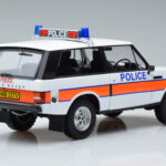 Land Rover Range Rover Rendőrség Almost Real 1:18 - image 3 of 9