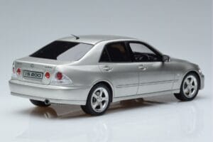 Lexus IS200 XE10 Ezüst Otto 1:18 OT991 Gyanta – 2. kép a 6-ből