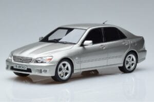 Lexus IS200 XE10 Ezüst Otto 1:18 OT991 Gyanta