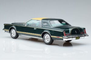 Lincoln Continental Mark V Sötétzöld MCG 1:18 MCG18404 Fém – 5. kép a 6-ből