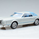 Lincoln Continental Mark V Ezüst MCG 1:18