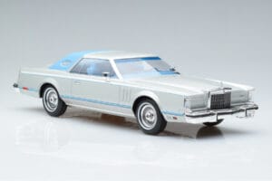 Lincoln Continental Mark V Ezüst MCG 1:18 MCG18403 Fém – 4. kép a 6-ből
