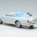Lincoln Continental Mark V Ezüst MCG 1:18 - image 5 of 6