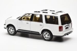 Lincoln Navigator Fehér AUTOart 1:18 72761 Fém – 7. kép a 8-ből