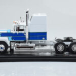Mack Superliner Magnum Fehér Kék IXO 1:43 - image 3 of 6