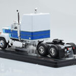 Mack Superliner Magnum Fehér Kék IXO 1:43 - image 5 of 6