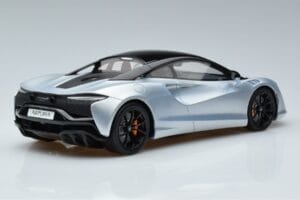 McLaren Artura Ezüst GT Spirit 1:18 GT873 Gyanta – 2. kép a 6-ből