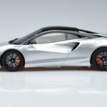 McLaren Artura Ezüst GT Spirit 1:18 GT873 Gyanta - image 3 of 6