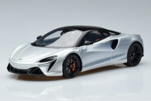 McLaren Artura Ezüst GT Spirit 1:18 GT873 Gyanta