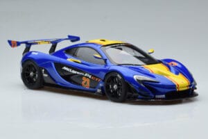 McLaren P1 GTR Kék Sárga Csíkokkal AUTOart 1:18 81542 Kompozit – 5. kép a 7-ből