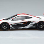 McLaren P1 GTR Fényes Fehér Piros Csíkokkal AUTOart 1:18 - image 4 of 7
