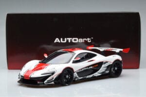 McLaren P1 GTR Fényes Fehér Piros Csíkokkal AUTOart 1:18 81541 Kompozit – 7. kép a 7-ből