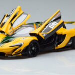 McLaren P1 GTR Sárga Zöld Csíkokkal AUTOart 1:18 - image 2 of 7