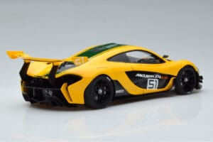McLaren P1 GTR Sárga Zöld Csíkokkal AUTOart 1:18 81544 Kompozit – 3. kép a 7-ből