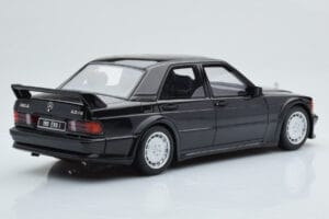 Mercedes 190E W201 2.5-16 Evo I Fekete Otto 1:18 OT151 Gyanta – 2. kép a 6-ből