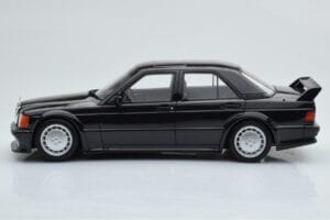 Mercedes 190E W201 2.5-16 Evo I Fekete Otto 1:18 OT151 Gyanta – 3. kép a 6-ből