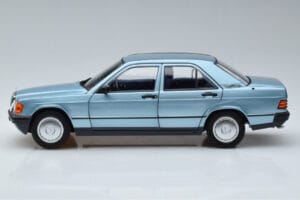 Mercedes 190E W201 Világoskék Norev 1:18 183828 Fém – 4. kép a 7-ből