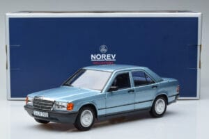 Mercedes 190E W201 Világoskék Norev 1:18 183828 Fém – 7. kép a 7-ből