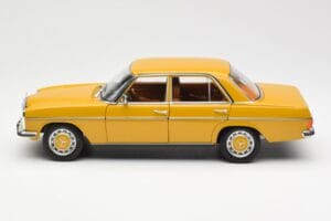 Mercedes 200/8 W115 Sahara Sárga Norev 1:18 183771 Fém – 4. kép a 8-ből