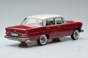 Mercedes 200 W110 Piros Norev 1:18 183706 Fém – 3. kép a 7-ből