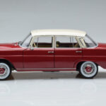 Mercedes 200 W110 Piros Norev 1:18 - image 5 of 7