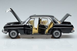 Mercedes 200 W115 Limitált Kiadás Norev 1:18 183775 Fém – 4. kép a 8-ből