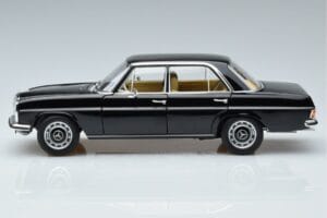 Mercedes 200 W115 Limitált Kiadás Norev 1:18 183775 Fém – 5. kép a 8-ből