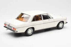 Mercedes 200 W115 Fehér Norev 1:18 183770 Fém – 3. kép a 8-ből