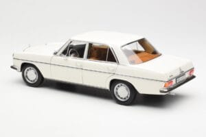 Mercedes 200 W115 Fehér Norev 1:18 183770 Fém – 7. kép a 8-ből