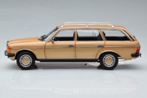 Mercedes 200T S123 Bézs Norev 1:18 183738 Fém – 5. kép a 9-ből
