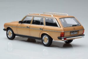 Mercedes 200T S123 Bézs Norev 1:18 183738 Fém – 7. kép a 9-ből