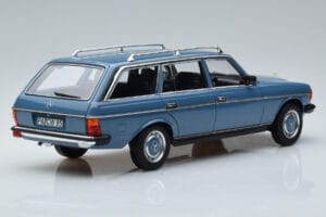 Mercedes 200T S123 Kék Norev 1:18 183737 Fém – 3. kép a 7-ből