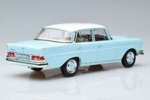 Mercedes 220 S W111 Kék Norev 1:18 183920 Fém – 3. kép a 7-ből