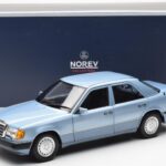 Mercedes 230E W124 Világoskék Metallic Norev 1:18 - image 8 of 8