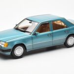 Mercedes 230E W124 Beryl Metallic Kereskedői Kiadás Norev 1:18 B66040698