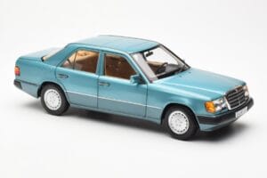 Mercedes 230E W124 Beryl Metallic Kereskedői Kiadás Norev 1:18 B66040698 Fém – 6. kép a 8-ből