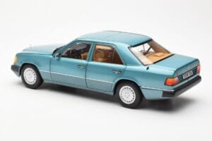 Mercedes 230E W124 Beryl Metallic Kereskedői Kiadás Norev 1:18 B66040698 Fém – 7. kép a 8-ből