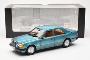 Mercedes 230E W124 Beryl Metallic Kereskedői Kiadás Norev 1:18 B66040698 Fém – 8. kép a 8-ből