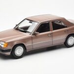 Mercedes 230E W124 Rosewood Metallic Kereskedői Kiadás Norev 1:18 B66040697