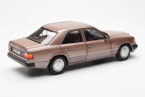 Mercedes 230E W124 Rosewood Metallic Kereskedői Kiadás Norev 1:18 B66040697 Fém – 3. kép a 8-ből
