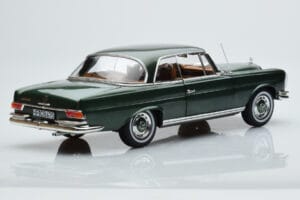 Mercedes 250 SE Coupe W111 Zöld Metál Limitált Kiadás Norev 1:18 183764 Fém – 3. kép a 7-ből