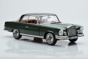 Mercedes 250 SE Coupe W111 Zöld Metál Limitált Kiadás Norev 1:18 183764 Fém – 5. kép a 7-ből
