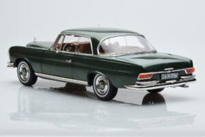 Mercedes 250 SE Coupe W111 Zöld Metál Limitált Kiadás Norev 1:18 183764 Fém – 6. kép a 7-ből
