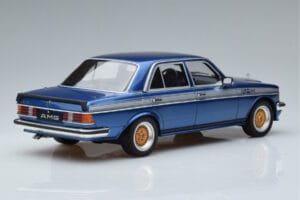 Mercedes 280 E AMG W123 Kék Otto 1:18 OT221 Gyanta – 2. kép a 6-ből