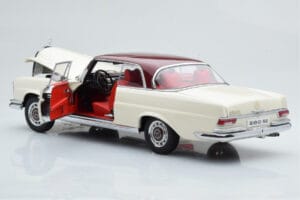 Mercedes 280 SE W108 Fehér AUTOart 1:18 76287 Fém – 3. kép a 8-ből