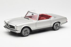 Mercedes 280 SL W113 Pagoda Ezüst Schuco 1:18 450035000