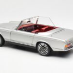 Mercedes 280 SL W113 Pagoda Ezüst Schuco 1:18 450035000 - image 7 of 8